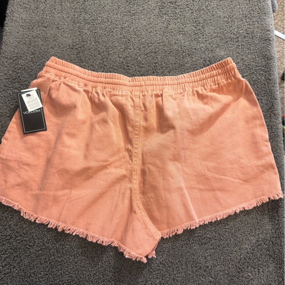 Volcom Women's Mauve Strutin High Waist Shorts- Size L NWT - Picture 2 of 5